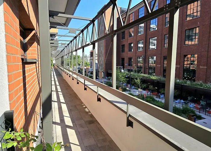 Doki Glamur Food Hall And Parking By Triapart グダニスク