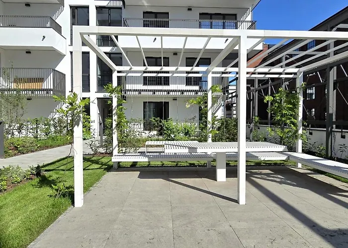 Doki Glamur Food Hall And Parking By Triapart